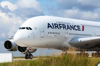 Air France сократит треть рейсов 11 апреля из-за забастовки Air France сократит треть рейсов 11 апреля из-за забастовки
