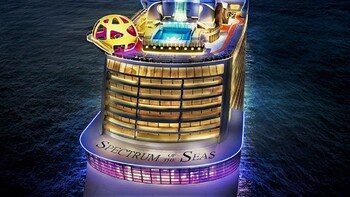Круизный лайнер Spectrum of the Seas прибыл во Владивосток Круизный лайнер Spectrum of the Seas прибыл во Владивосток