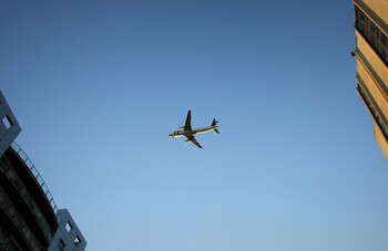 Qatar Airways ввела обязательные лицевые экраны для пассажиров