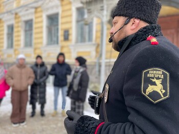 Городовые Нижнего Новгорода начали бесплатно знакомить туристов с городом
