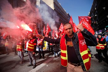 В Париже 28 декабря ожидаются новые забастовки и демонстрации В Париже 28 декабря ожидаются новые забастовки и демонстрации