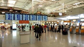 Аэропорт Мюнхена приостановил работу из-за проникновения в «чистую зону»