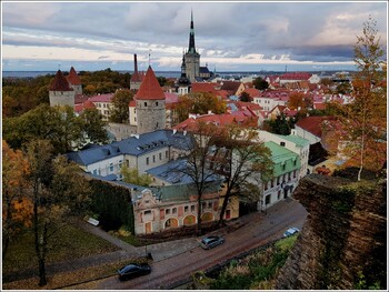 Премьер Эстонии назвала российских туристов угрозой безопасности страны Премьер Эстонии назвала российских туристов угрозой безопасности страны