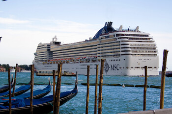 MSC Cruises потребует вакцинацию пассажиров европейских круизов MSC Cruises потребует вакцинацию пассажиров европейских круизов