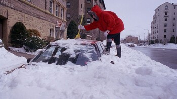 В штате Нью-Йорк объявлен режим ЧС из-за снежного шторма