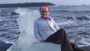 В Исландии туристку унесло в море на ледяной глыбе