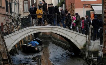 Венецианские каналы почти пересохли из-за отливов и отсутствия дождей