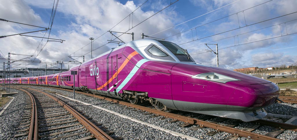 В Испании запускают скоростной поезд-лоукостер Мадрид - Барселона