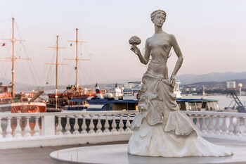 «ЮТэйр» сохранит зимние рейсы из Москвы в Геленджик