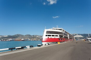 Теплоход «Мустай Карим» начнёт морские круизы из Ростова-на-Дону Теплоход «Мустай Карим» начнёт морские круизы из Ростова-на-Дону