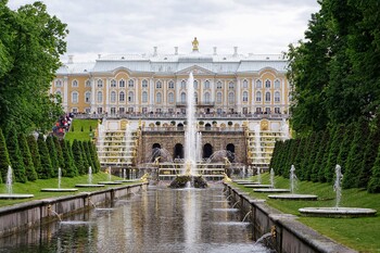 Петергоф сохранил статус самого посещаемого музея России Петергоф сохранил статус самого посещаемого музея России