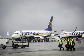Бортпроводники Ryanair объявили забастовку в пяти странах Европы Бортпроводники Ryanair объявили забастовку в пяти странах Европы