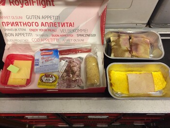 Royal Flight отменяет питание для экономкласса на рейсах до пяти часов Royal Flight отменяет питание для экономкласса на рейсах до пяти часов