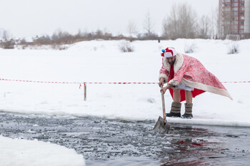Массовый заплыв Дедов Морозов пройдёт в канун Нового года в Тюмени