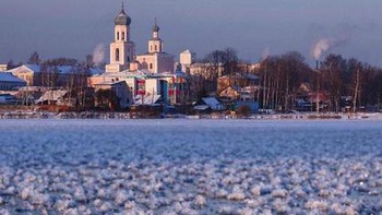 На Валдайском озере впервые почти за 25 лет появились кристаллические «цветы» На Валдайском озере впервые почти за 25 лет появились кристаллические «цветы»
