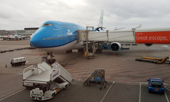 Самолёт KLM вернулся в Амстердам после отказа двигателя Самолёт KLM вернулся в Амстердам после отказа двигателя
