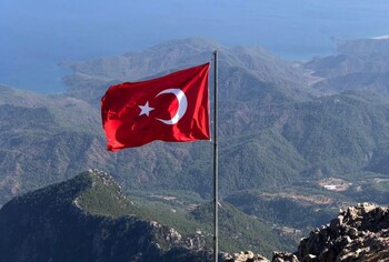 Турция рассчитывает принять 6 млн туристов из России в 2023 году Турция рассчитывает принять 6 млн туристов из России в 2023 году