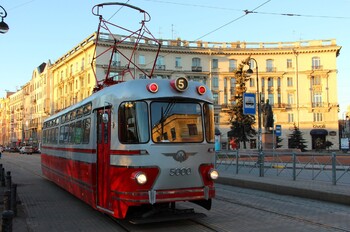 В Петербурге начал курсировать туристический ретро-трамвай