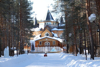 Первые туристы отправились на поезде из Москвы к Деду Морозу