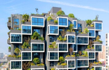 В Хуангане появилось жилое здание с 404 деревьями и 4620 кустарниками В Хуангане появилось жилое здание с 404 деревьями и 4620 кустарниками