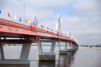 По мосту Благовещенск — Хэйхэ запустили грузовое движение По мосту Благовещенск — Хэйхэ запустили грузовое движение