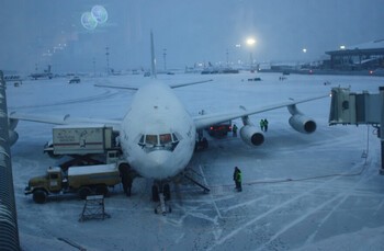 Самолёт «Аэрофлота» застрял в сугробе после посадки в Челябинске