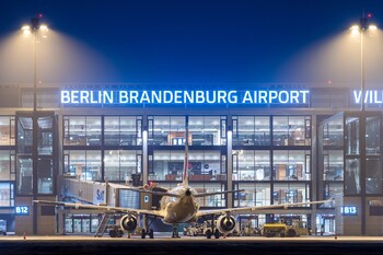 В аэропорту Берлина из-за экоактивистов приостановили рейсы