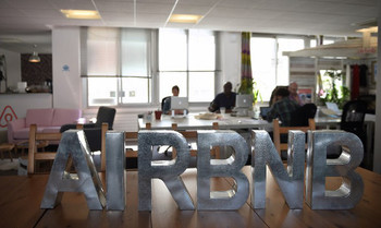 Airbnb перечислит французским городам 13,5 млн евро туристического налога Airbnb перечислит французским городам 13,5 млн евро туристического налога