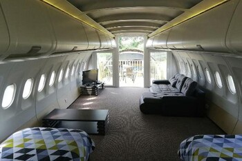В Уэльсе Airbus A319 переоборудовали в гостиничный номер В Уэльсе Airbus A319 переоборудовали в гостиничный номер