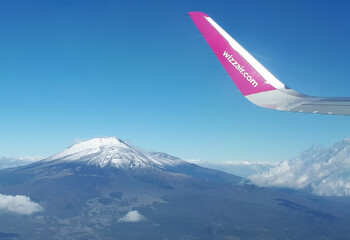 Wizz Air расширит сеть рейсов из Петербурга и добавит перелёты из Москвы и Казани Wizz Air расширит сеть рейсов из Петербурга и добавит перелёты из Москвы и Казани
