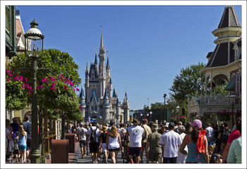 Disney World во Флориде возобновит работу в июле Disney World во Флориде возобновит работу в июле