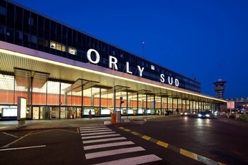 Станция метро начала работу в аэропорту Париж-Орли