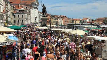 UNWTO назвала меры для снижения нагрузки от избыточного туризма UNWTO назвала меры для снижения нагрузки от избыточного туризма