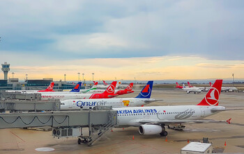 Рейс Turkish Airlines из Санкт-Петербурга в Анталию сел на дозаправку в Будапеште