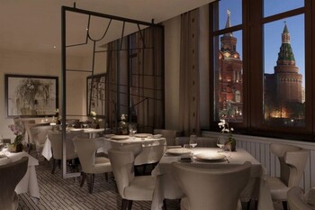 Отель Four Seasons в Москве получил название Legend of Moscow