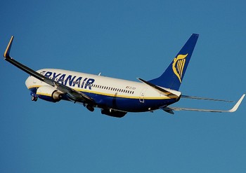Ryanair отменил около 600 рейсов из-за забастовок сотрудников Ryanair отменил около 600 рейсов из-за забастовок сотрудников
