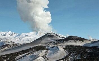 Чикурачки выбросил пепел на высоту 4 км