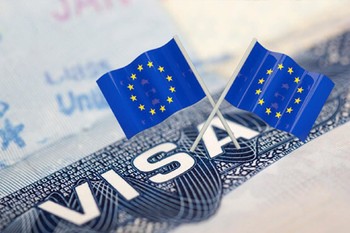 Визовые центры в России предупредили о возможном закрытии