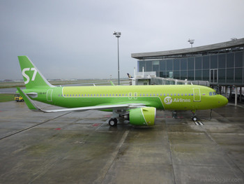 Airbus A321neo S7 Airlines вернулся в Домодедово после отказа двигателя Airbus A321neo S7 Airlines вернулся в Домодедово после отказа двигателя