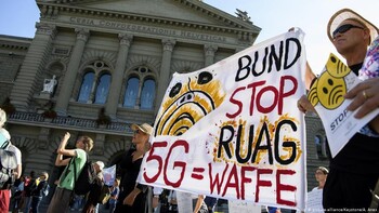 В Берне несколько тысяч человек выступили против мобильной связи 5G
