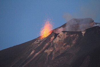 В Италии началось извержение вулкана Стромболи