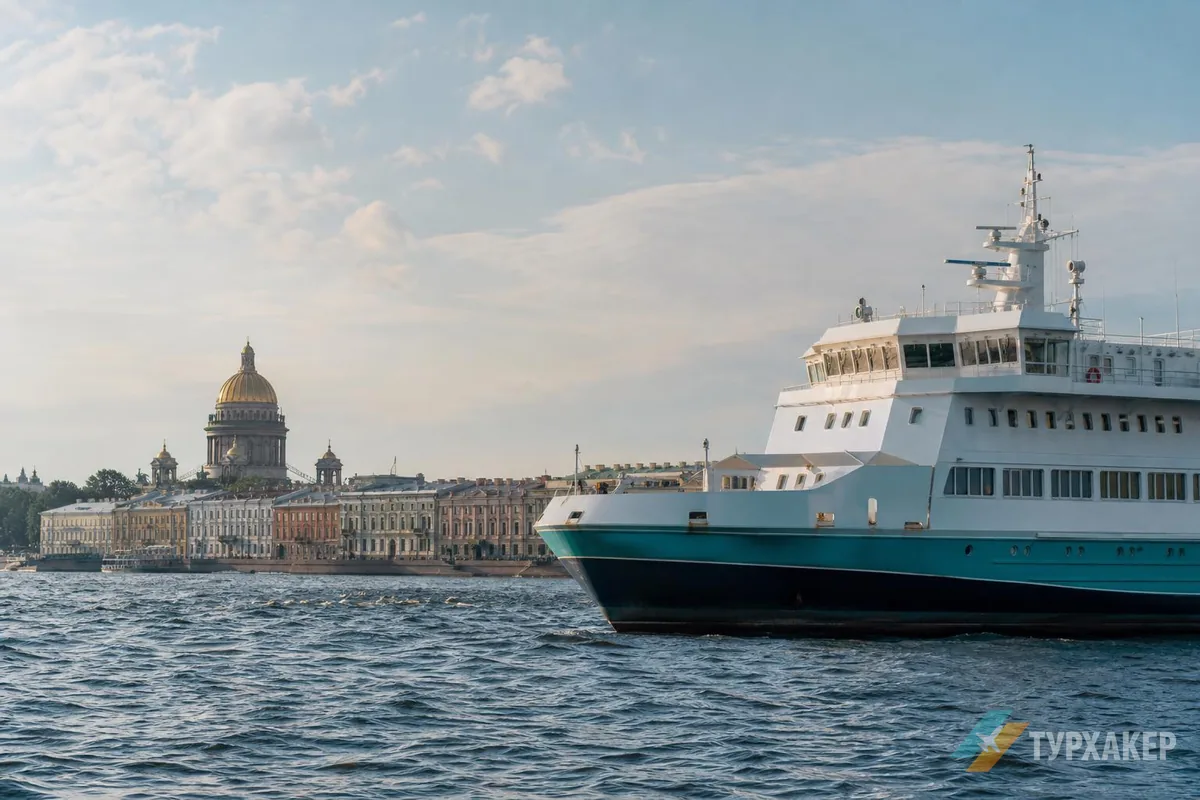 Из Санкт-Петербурга в Калининград запустили грузопассажирский паром Из Санкт-Петербурга в Калининград запустили грузопассажирский паром