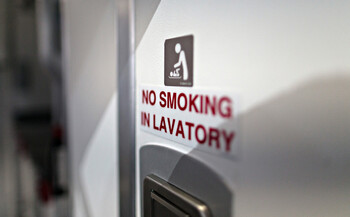 «ЮТэйр» может начать продвигать никотиновые изделия на борту самолётов