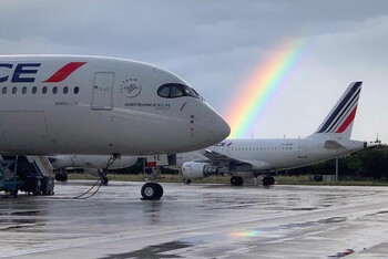 Air France запланировала рейсы из Москвы и Петербурга в Париж до 27 марта Air France запланировала рейсы из Москвы и Петербурга в Париж до 27 марта