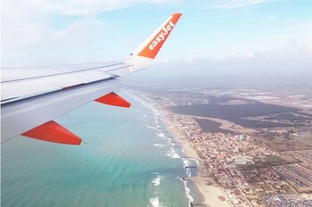 EasyJet введёт плату за размещение ручной клади на багажных полках EasyJet введёт плату за размещение ручной клади на багажных полках