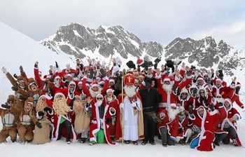 В Самнауне состоится международный чемпионат Санта-Клаусов В Самнауне состоится международный чемпионат Санта-Клаусов